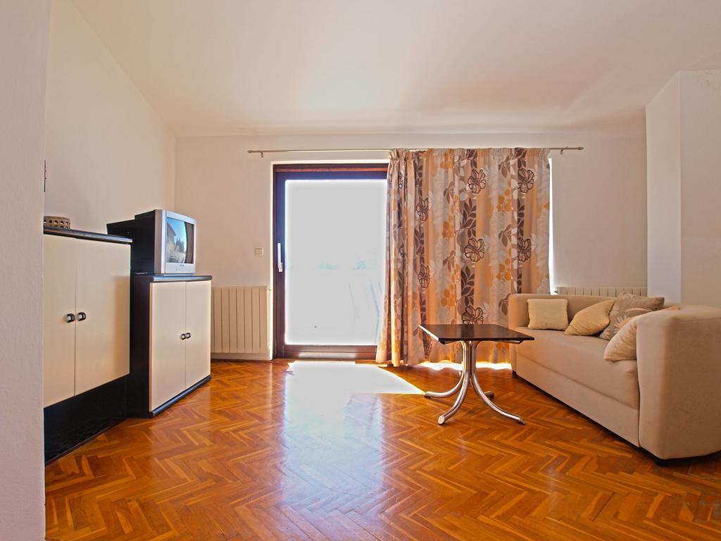 Apartments Milio 1105 Fazana Exterior photo