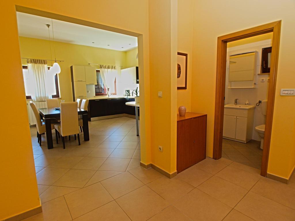 Apartments Milio 1105 Fazana Exterior photo