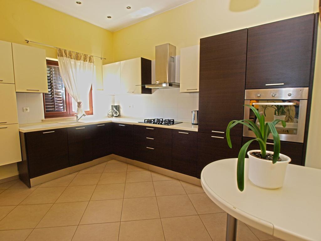 Apartments Milio 1105 Fazana Exterior photo