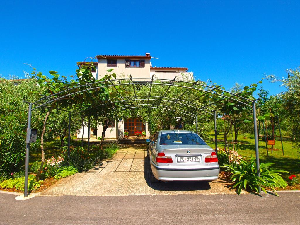 Apartments Milio 1105 Fazana Exterior photo